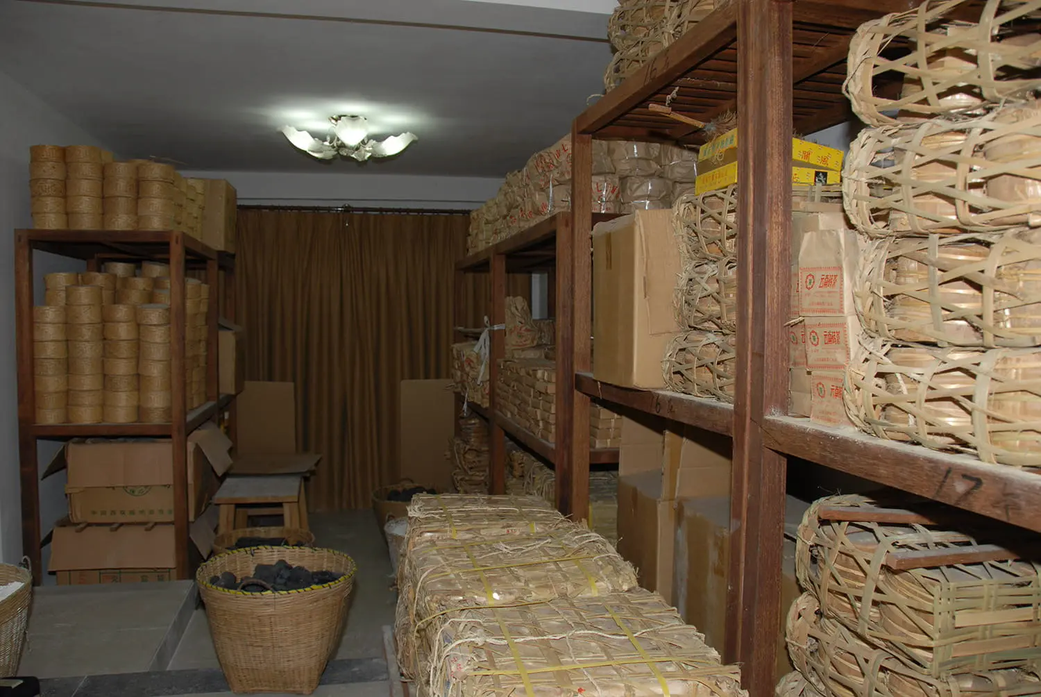 中山干仓普洱茶仓库展示